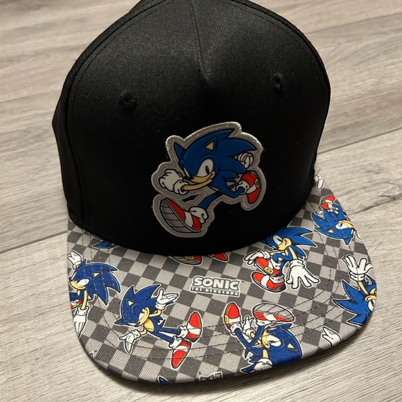Sonic Hedgehog SnapBack Hat - Picture 1 of 5